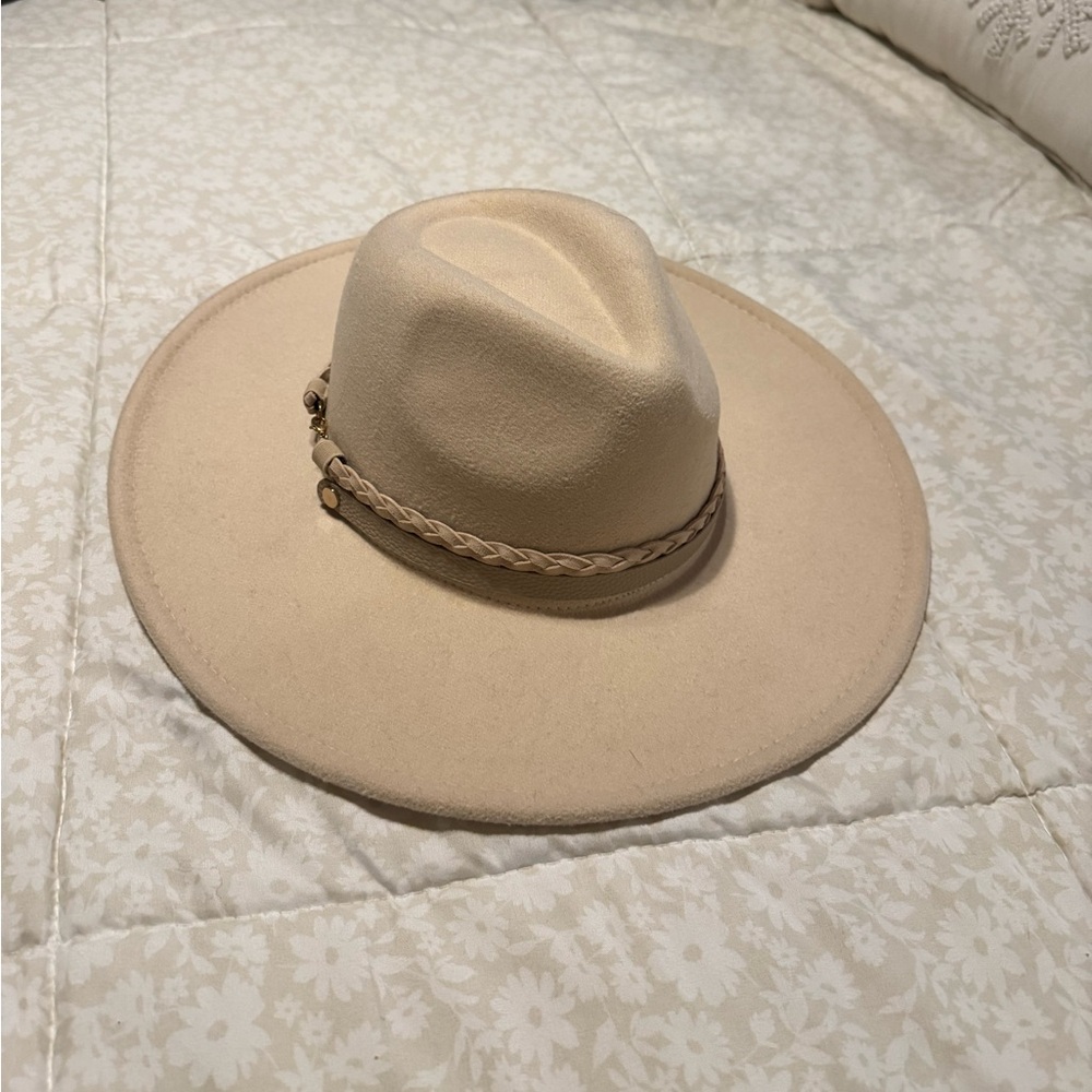 Women’s Hat!
